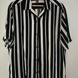 H&M Black and White Vertical Stripe Short Sleeve Button-Down Shirt